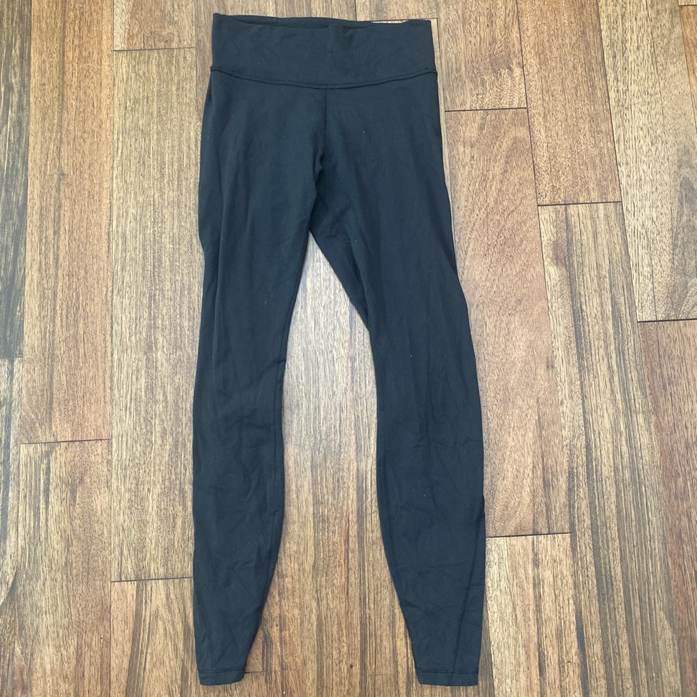 Lululemon women’s black workout leggings - sz 8